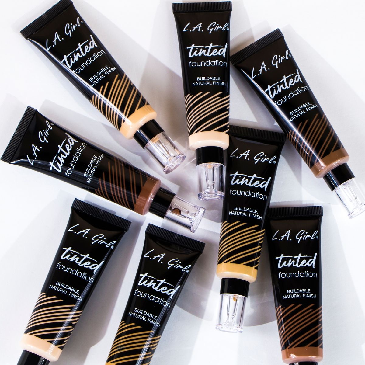 Base Tinted foundation L.A Girl (tono warm beige)